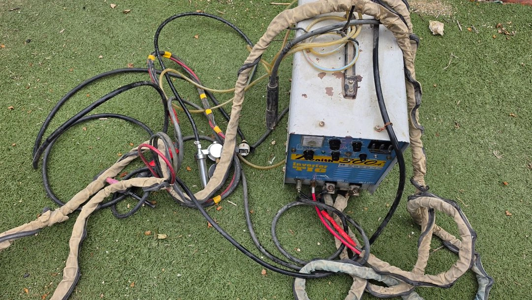 알곤 용접기 2대 제니스 300 ,한흥 TIG 300 인버터 220v 단상 이미지