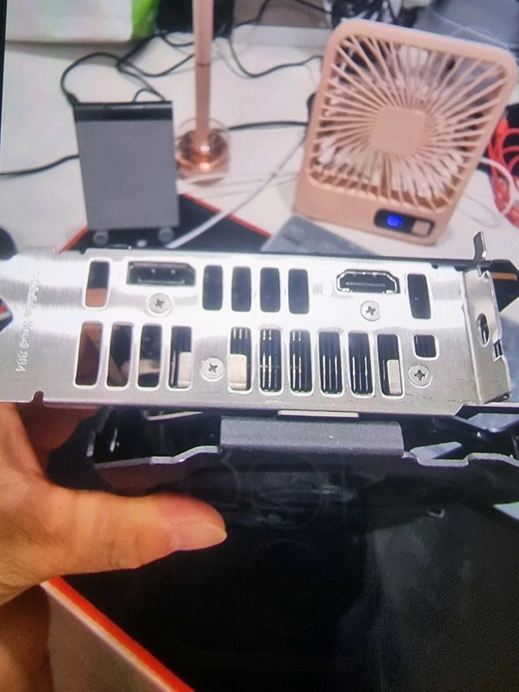 라데온 RX6500XT 이미지