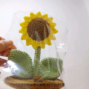 뜨개 해바라기 휴대폰 받침 이미지