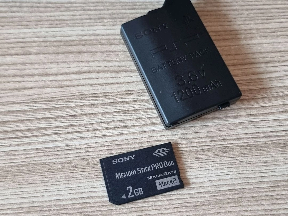 소니 플레이스테이션 포터블 정발 PSP-2005 라벤더 퍼플 이미지