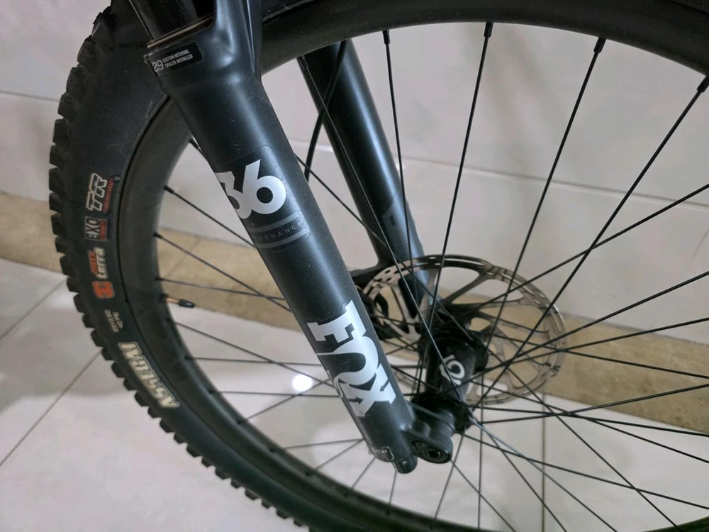 Specialized turbo levo carbon 산악전기자전거 이미지