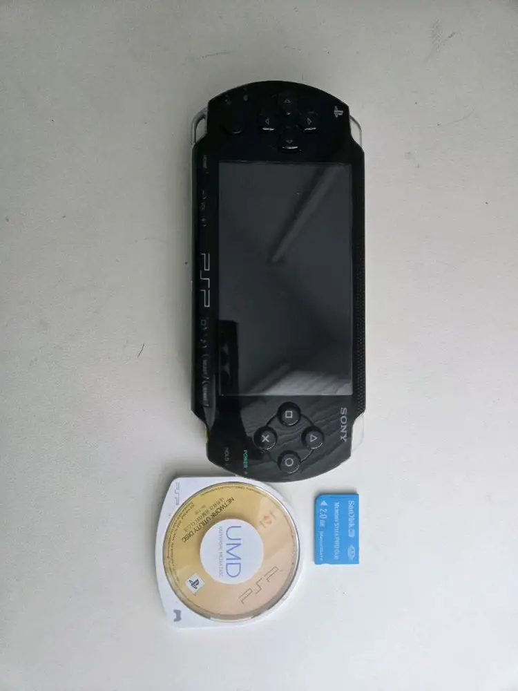 소니 PSP-1000 블랙 게임기 (psp+전원아답터+메모리스틱2gb+umd) 이미지