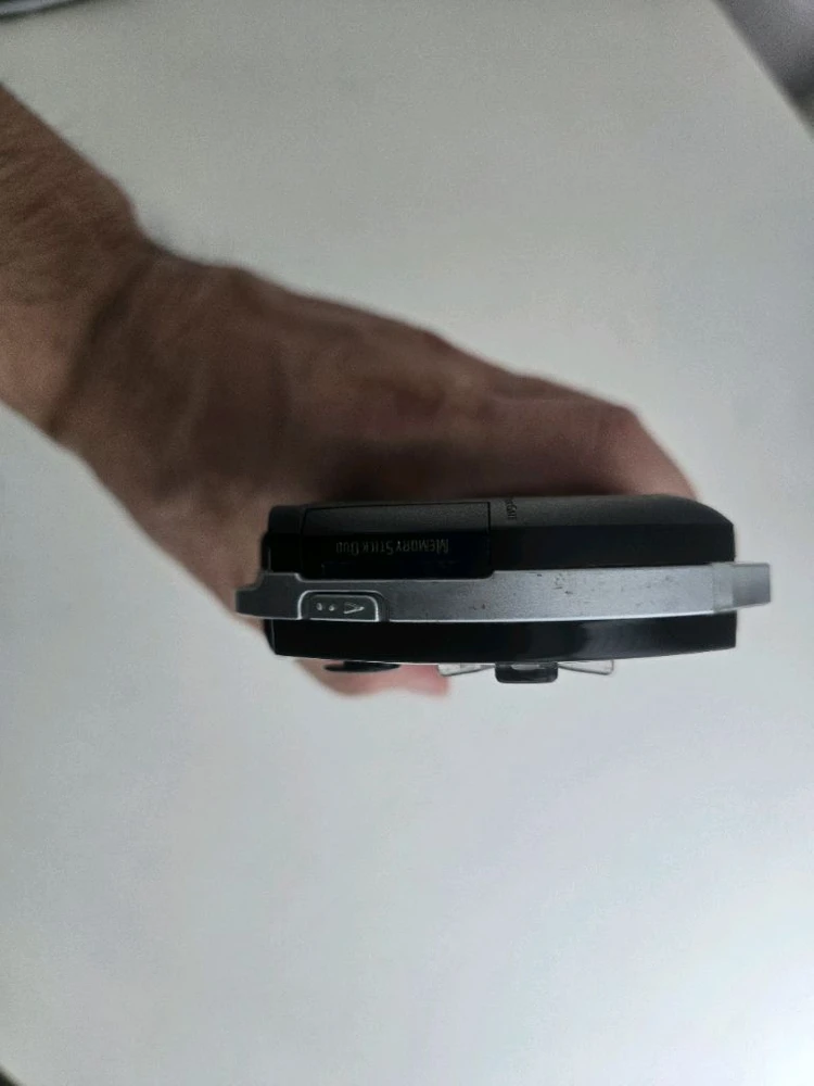 소니 PSP-1000 블랙 게임기 (psp+전원아답터+메모리스틱2gb+umd) 이미지