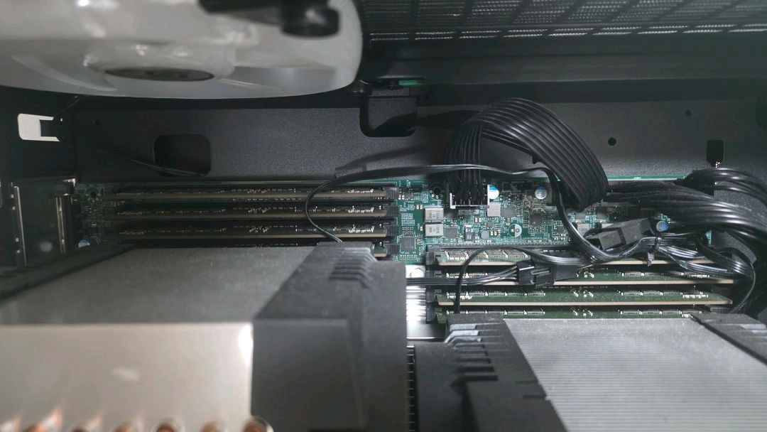 EPYC 7571 64코어 Dual CPU 서버 + 메모리 256GB full bank 이미지