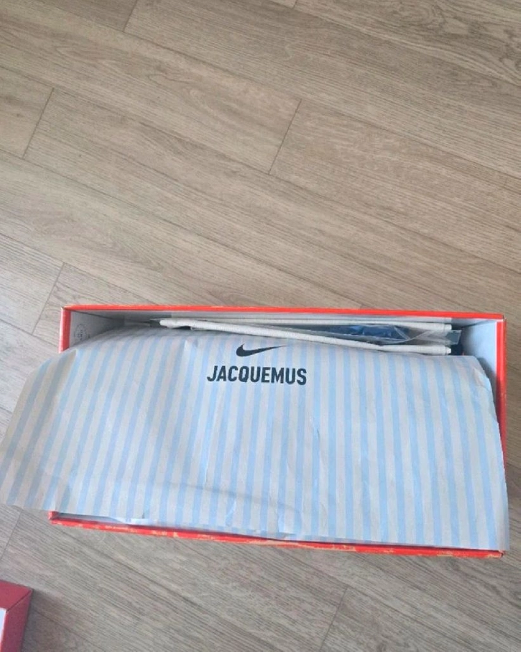 자퀴뮈스 나이키 문슈 45사이즈 판매요 이미지