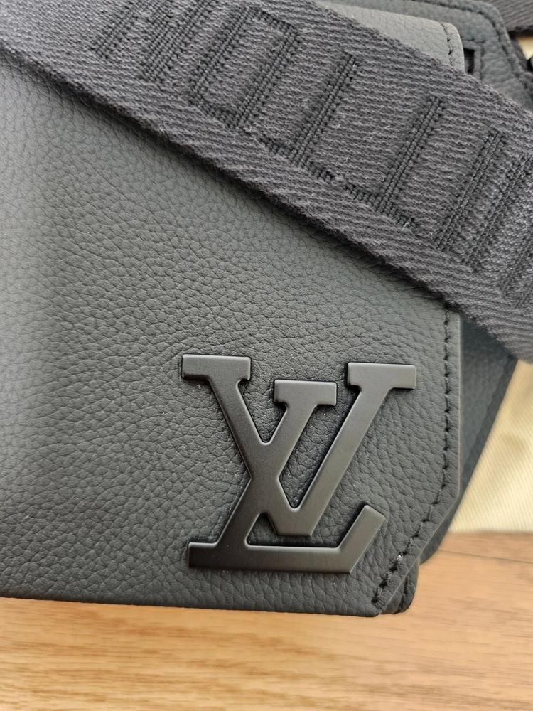 루이비통 토리옹 에어로그램 LV 슬링백 크로스백 (새상품) 이미지