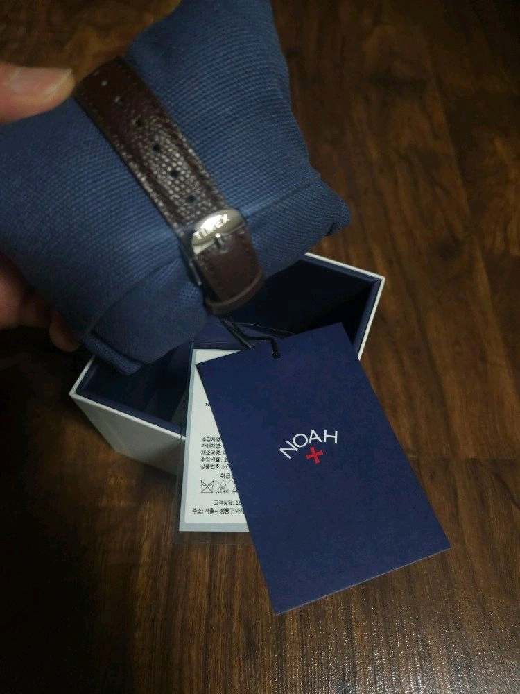 Noah x TIMEX 노아 타이맥스 오발 문페이즈 워치 브라운 시계 이미지