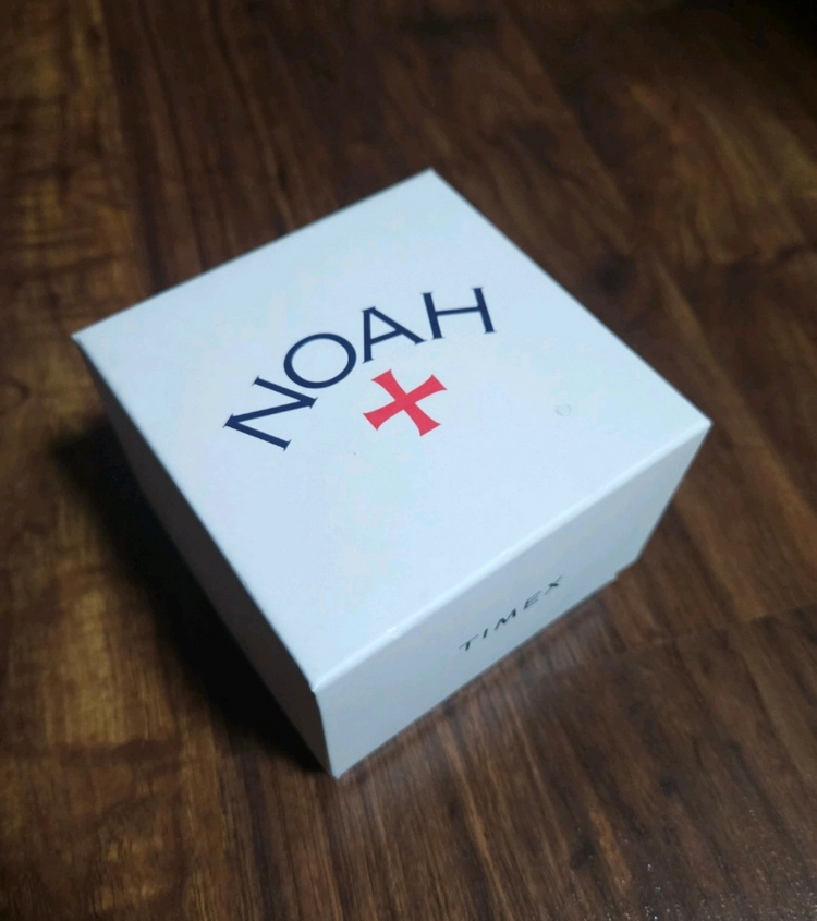 Noah x TIMEX 노아 타이맥스 오발 문페이즈 워치 브라운 시계 이미지