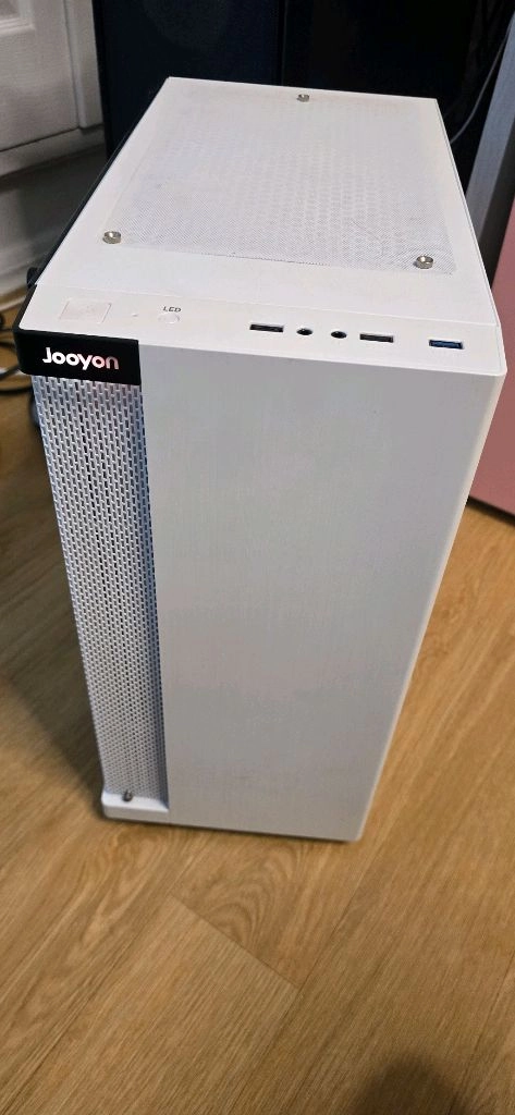 ryzen5700G, 32GB ram, nvme m2 512gb, 4070super 화이트 - 안심되는 중고거래