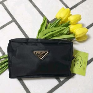 프라다 뷰티 화장품 파우치 새상품 택포 PRADA 이미지