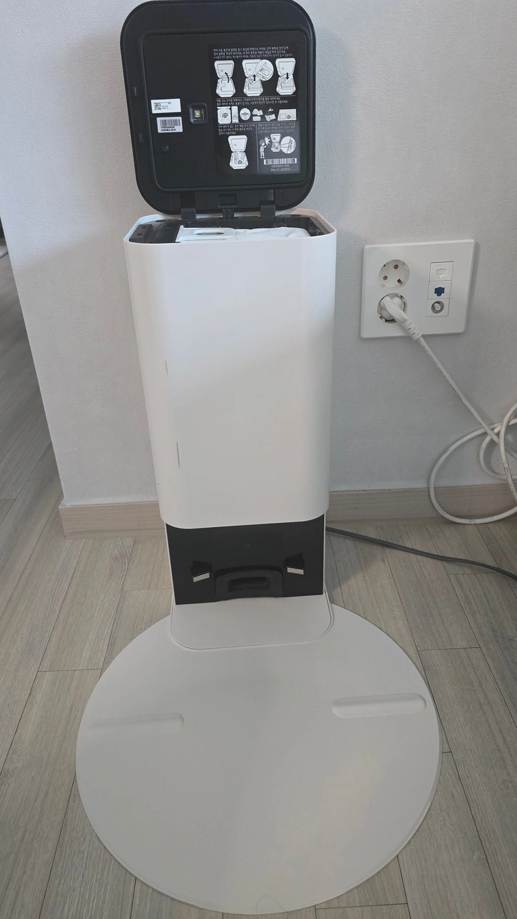 LG R5 로봇청소기 A급 판매합니다. 이미지