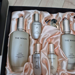 더후 천율단 Ultimate Rejuvenating 화율 기초 화장품 세트입니다- 이미지