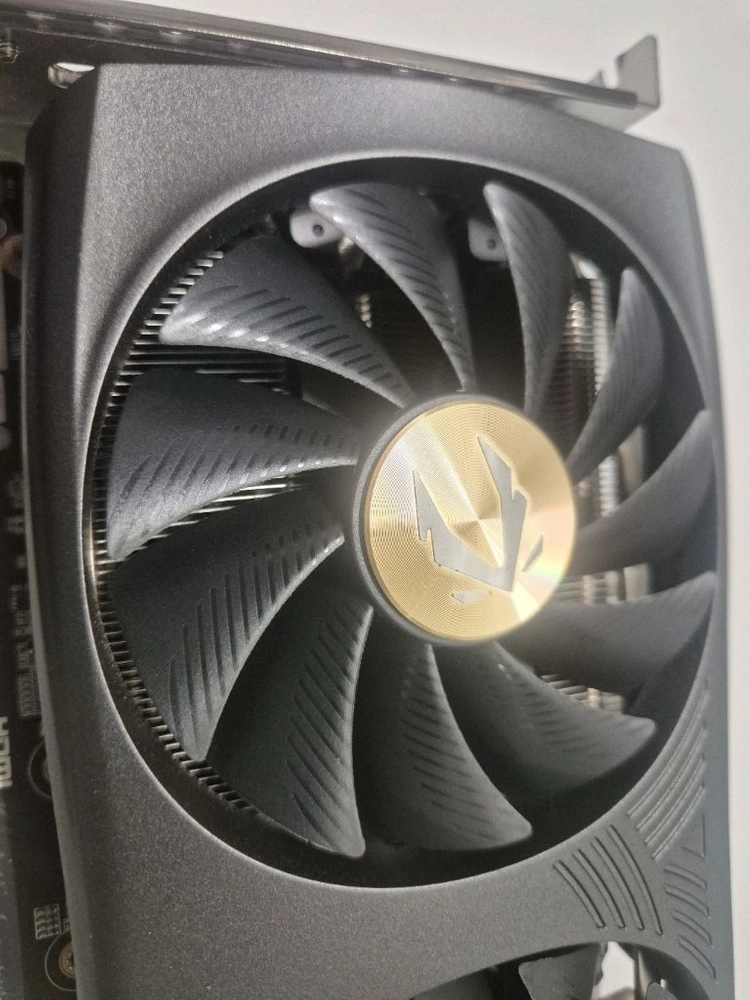 ZOTAC GAMING 지포스 RTX 4070 SUPER TWIN Edge OC D6X 12GB 이미지