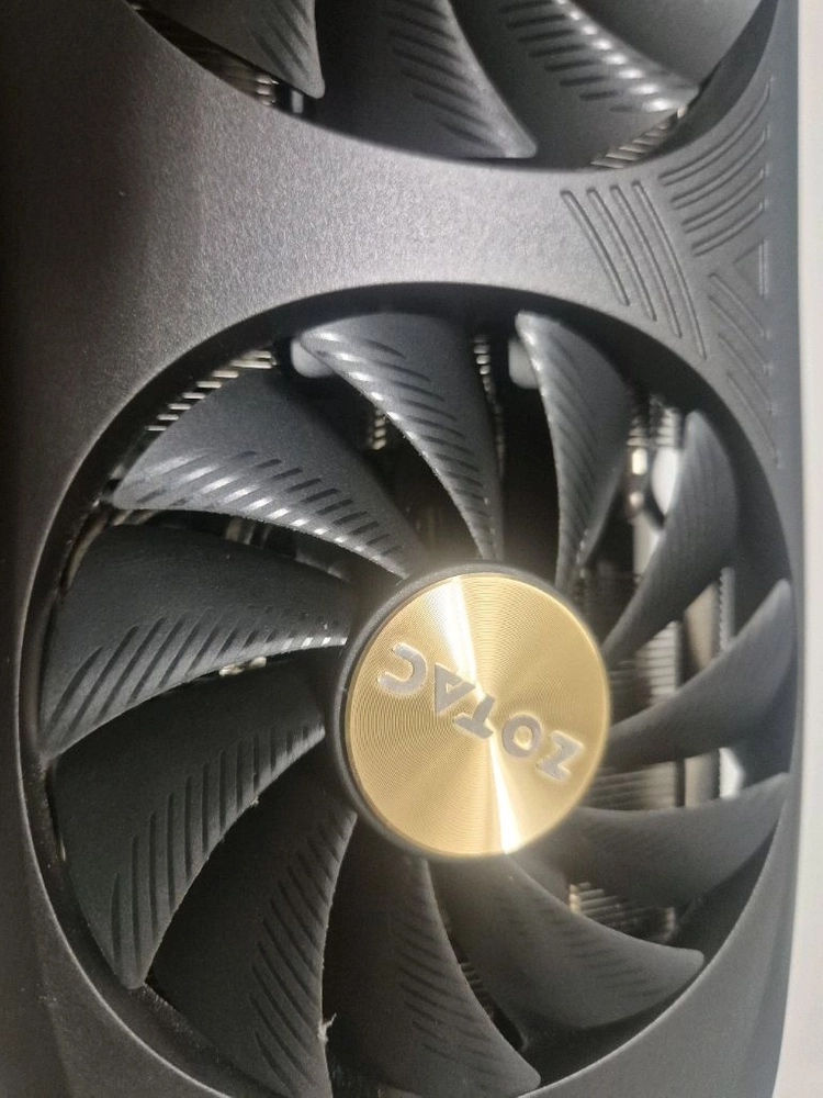 ZOTAC GAMING 지포스 RTX 4070 SUPER TWIN Edge OC D6X 12GB 이미지