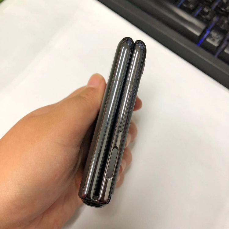 기능정상) 갤럭시 Z플립2 5G 256GB 그레이 U+ 무잔상 중고폰 215224 이미지