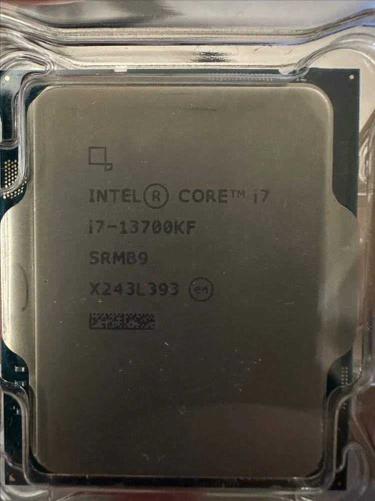인텔 코어i7-13세대 13700KF CPU 이미지