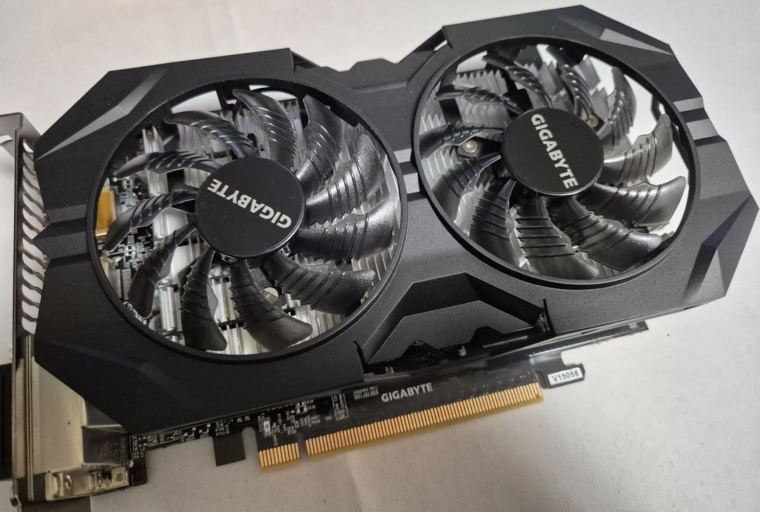 GIGABYTE GeForce GTX 950 2GB GDDR5 팝니다! 이미지