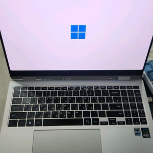 삼성 갤럭시북3 프로 360 16인치 i7/16GB/512GB (NT960QFG-KC71E) 판매합니다. 이미지