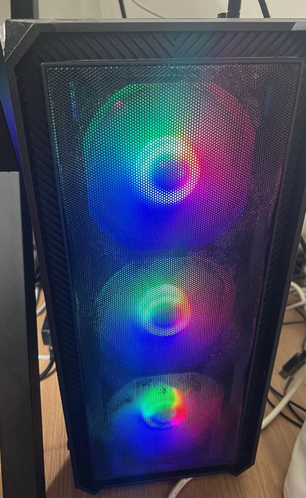 서울)게이밍 컴퓨터 본체 데스크탑 pc 판매합니다 - 안심되는 중고거래