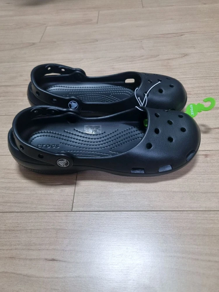 크록스 발레 블랙 250 이미지