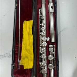 야마하 일본산 플루트 F100SII 연습용 악기 판매합니다 상품 정보 • 브랜드/모델명: 야마하 (YAMAHA) 이미지