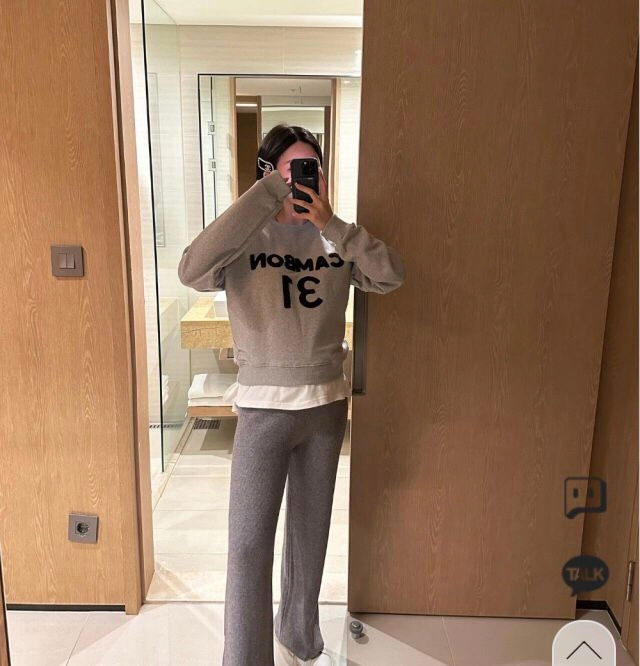 네이비 깜봉 영문 맨투맨 mtm 이미지