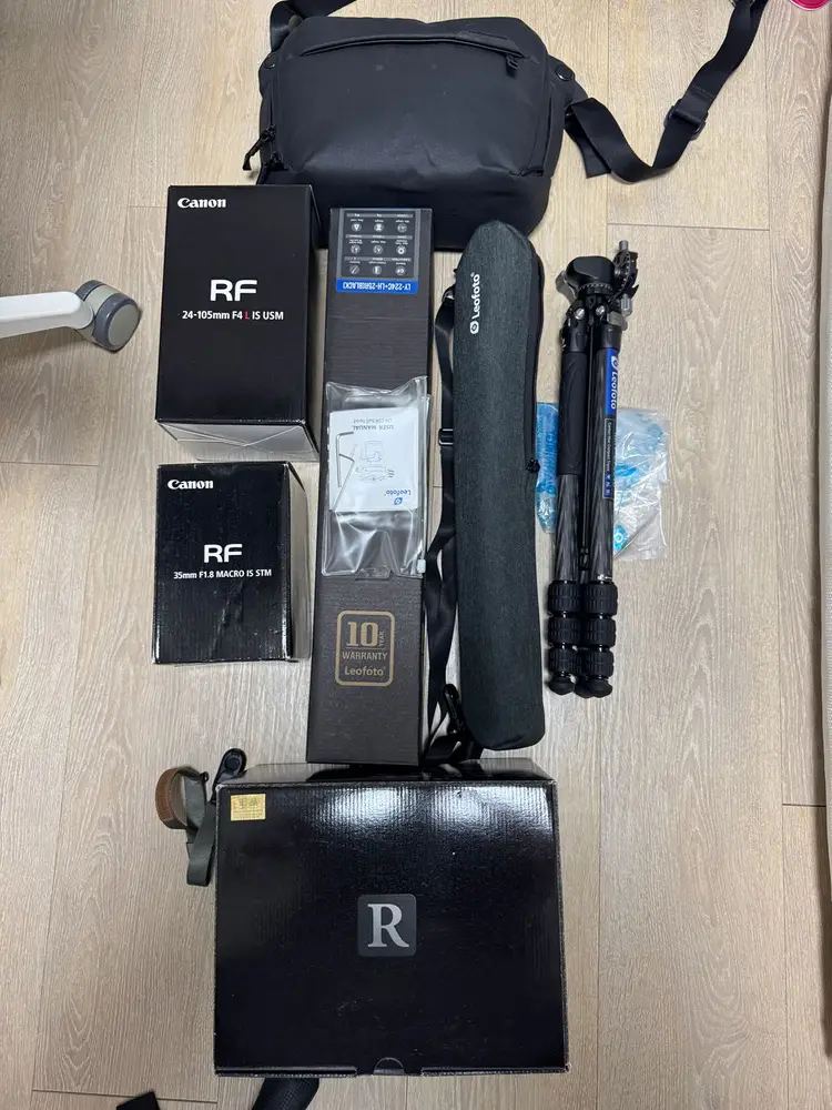 EOS R 바디, RF 24-105 F4 L렌즈, RF 35 F1.8, 픽디자인 슬링백 6L, 레오포토LY-224c 이미지