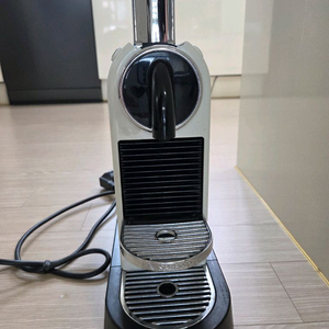 네스프레소 시티즈 커피머신 이미지