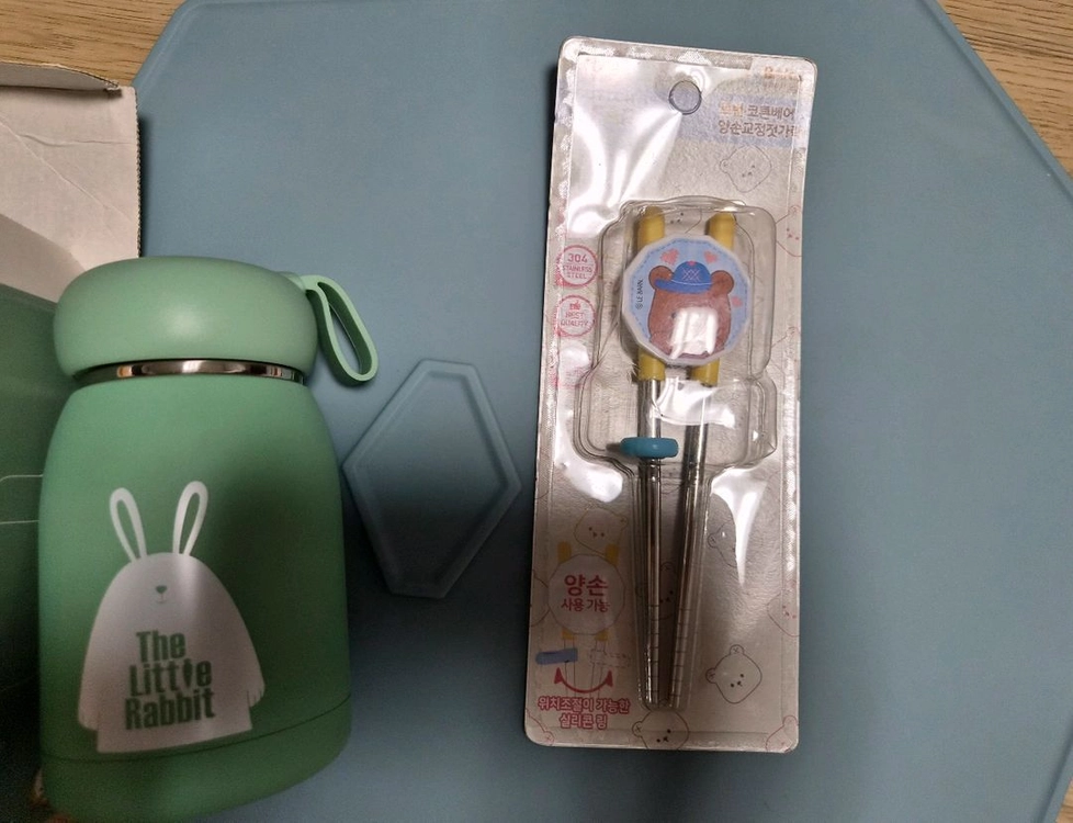팔각유아실리콘식탁매트.스텐젓가락새거,텀블러새거 이미지