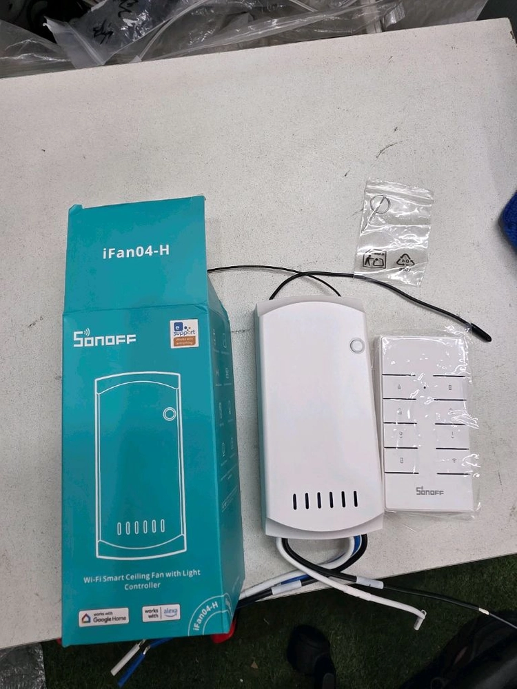 SONOFF iFan04-H 천장 선풍기 및 조명 리모컨 이미지