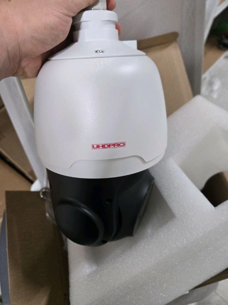 UHDPRO PTZ 카메라 판매해요UHD-IC704PTA8X25박스는 다있고 구성품은 없는것도있습니다1회 야외에서 이미지