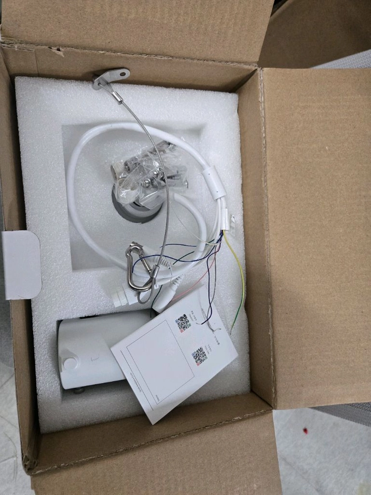 UHDPRO PTZ 카메라 판매해요UHD-IC704PTA8X25박스는 다있고 구성품은 없는것도있습니다1회 야외에서 이미지