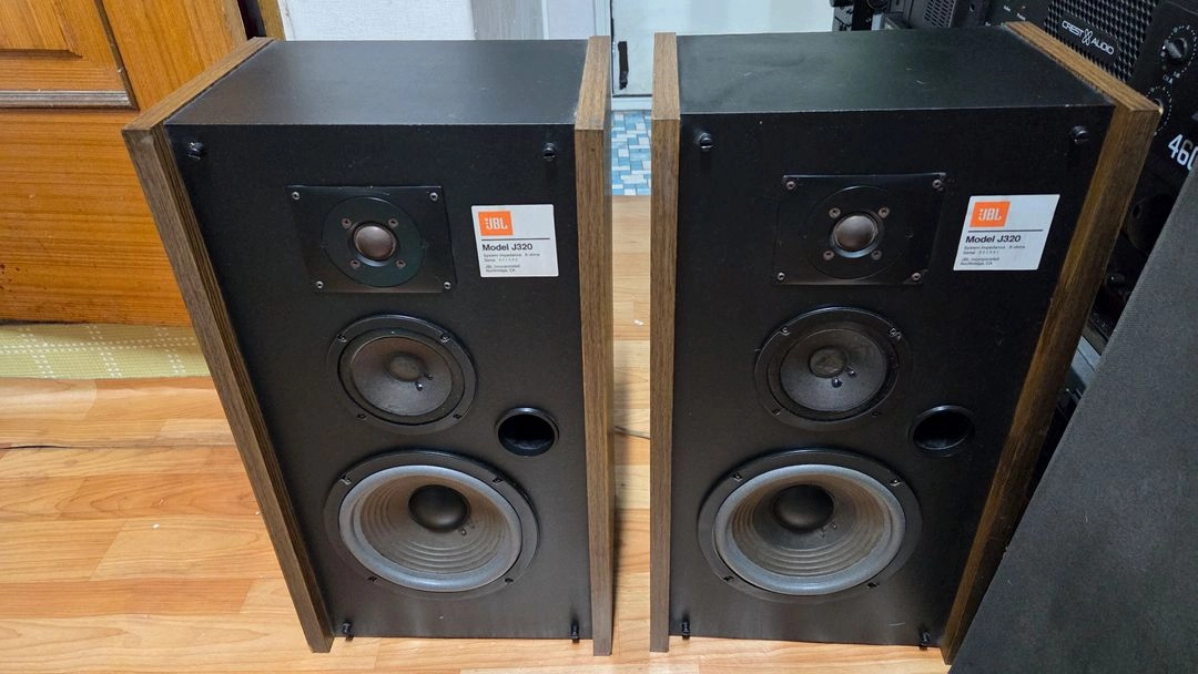 JBL 스피커 Model J320 세트 판매합니다 이미지