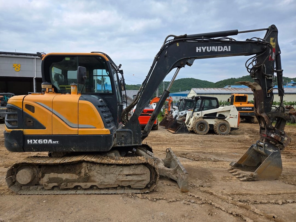 현대 굴삭기 HX60AMT 2020년식 약 10000시간 가동 회링,집게 하부 교체~! 이미지