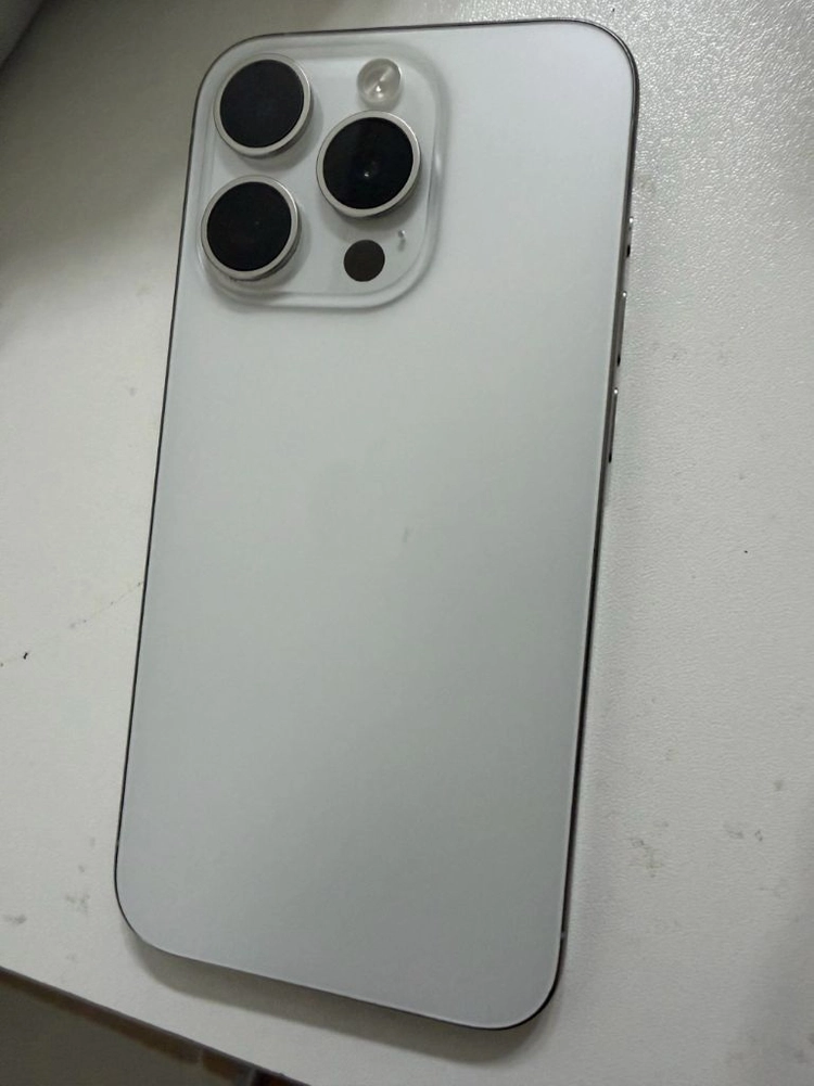 아이폰15프로 256GB 화이트 티타늄 이미지