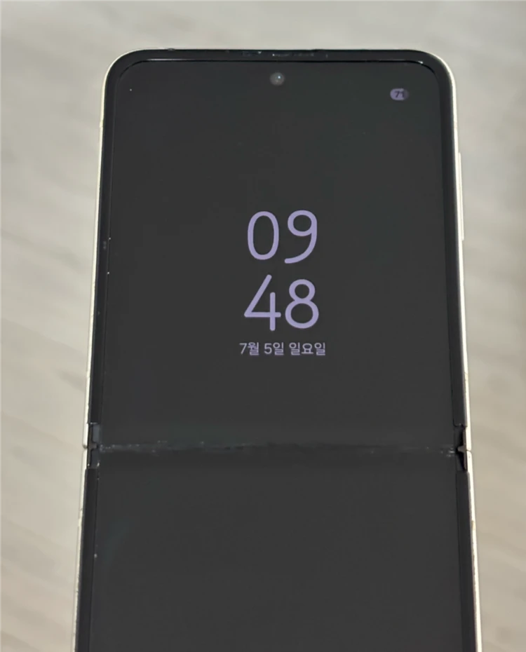 갤럭시 Z 플립3 크림 256GB 이미지