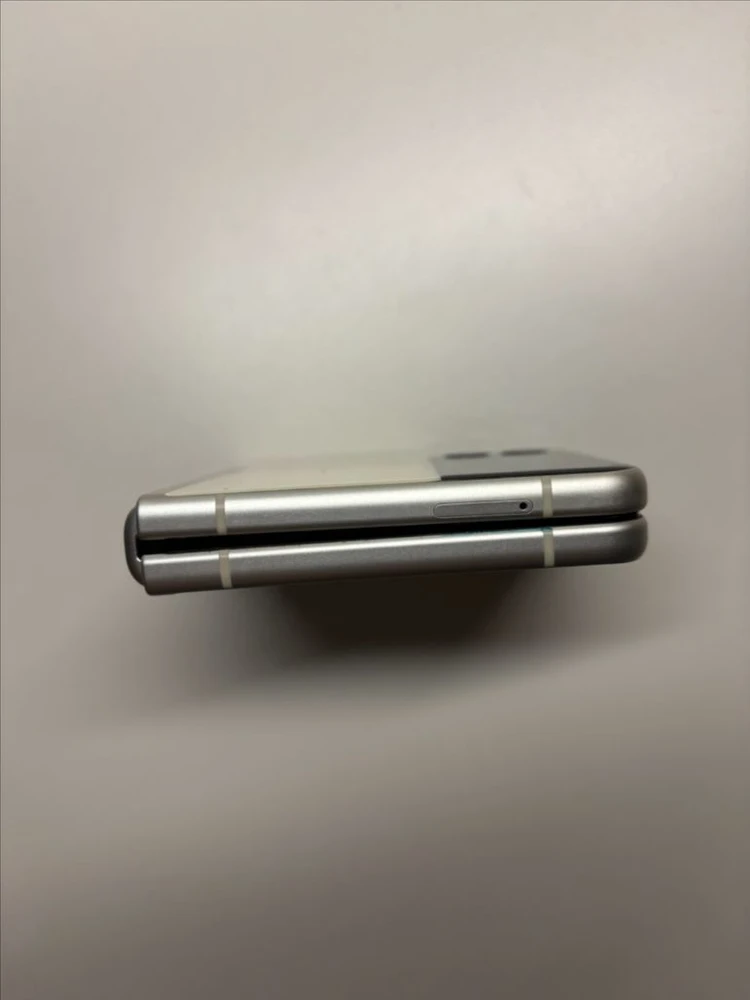 갤럭시 Z 플립3 크림 256GB 이미지