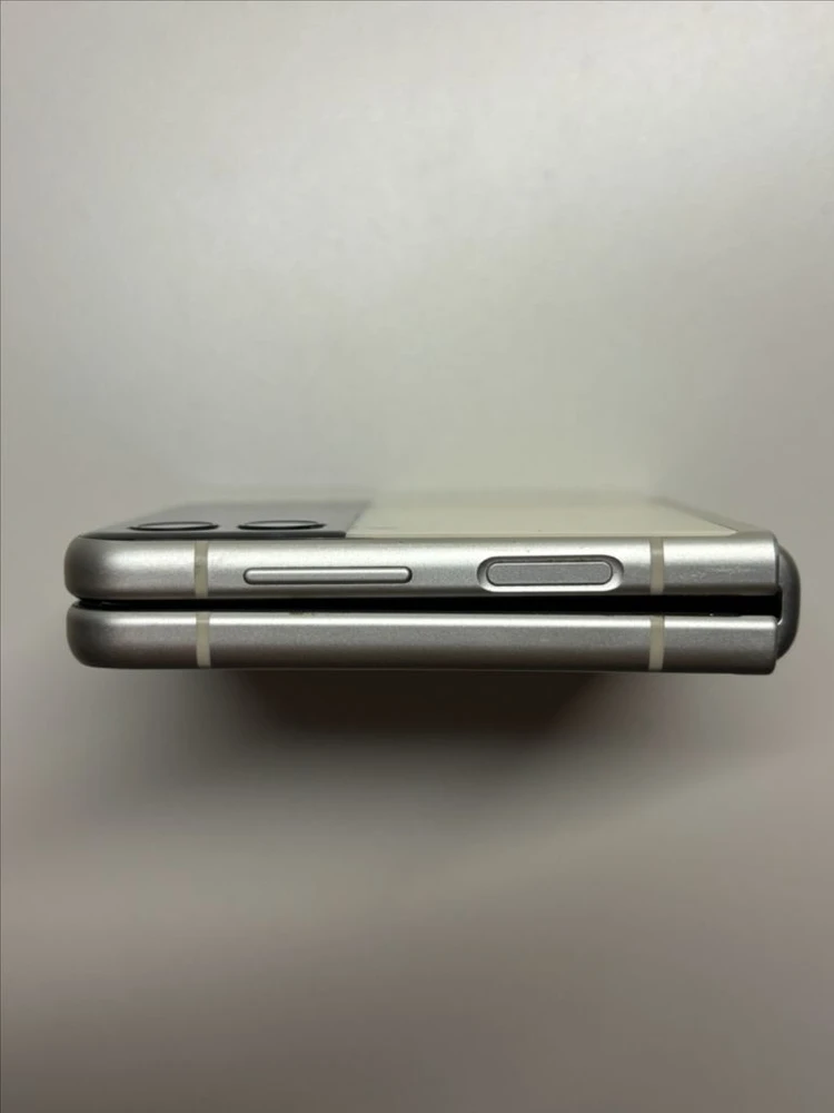 갤럭시 Z 플립3 크림 256GB 이미지