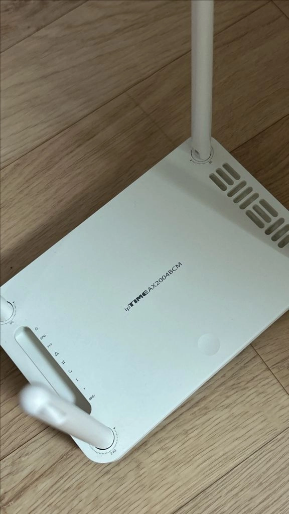 IPTIME AX2004BCM 유•무선공유기 화이트 와이파이 이미지