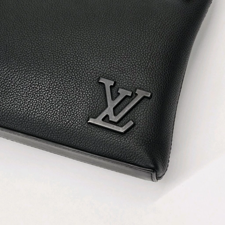 루이비통 LV 에어로그램 아이패드 스트랩 클러치 이미지