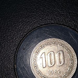 1982년에 발행된 100원 동전 이미지