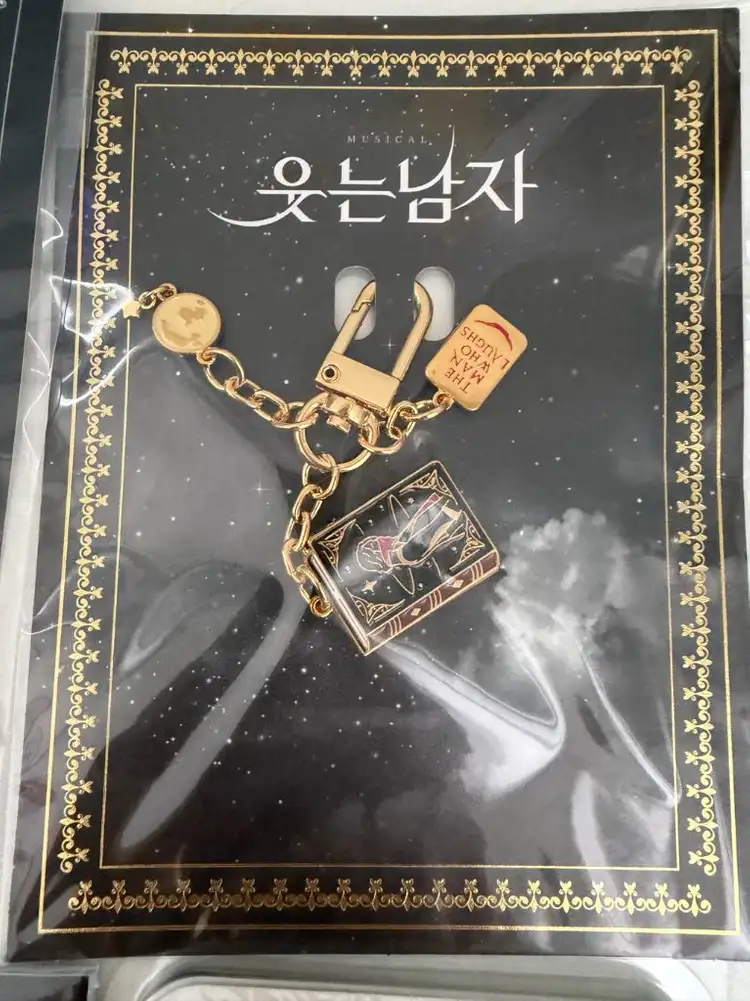 뮤지컬 키링 마테 그립톡 뱃지 웃는 남자 데스노트 룰렛 오페라의 유령 팬텀 지킬앤하이드 이미지