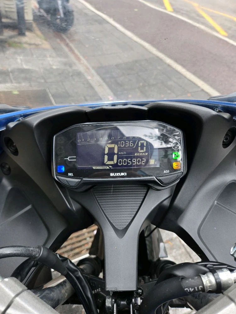 스즈키 GSX R125 25년식 화이트 중고 판매 이미지