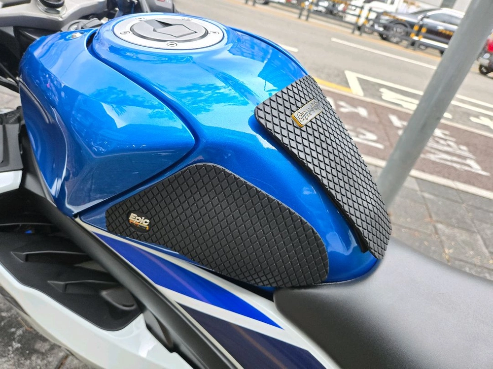 스즈키 GSX R125 25년식 화이트 중고 판매 이미지