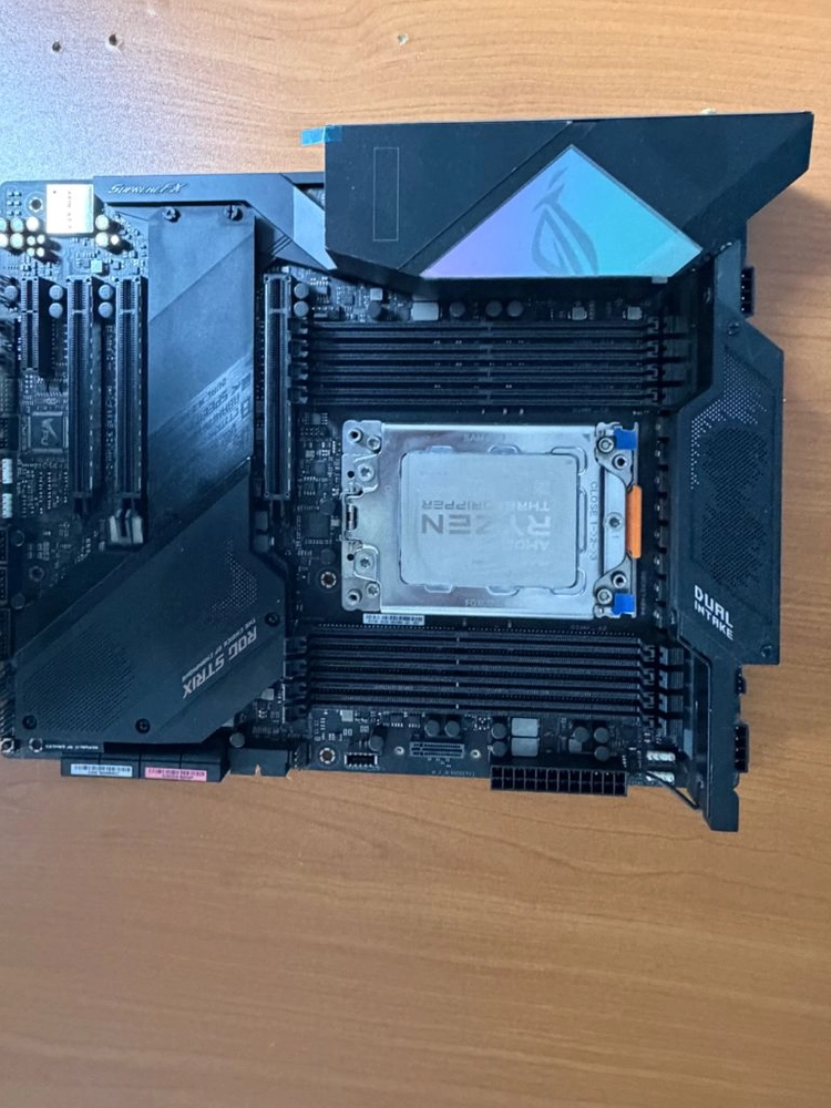 CPU AMD Ryzen 3960X + 메인보드 아수스 strix trx40-xe gaming 이미지