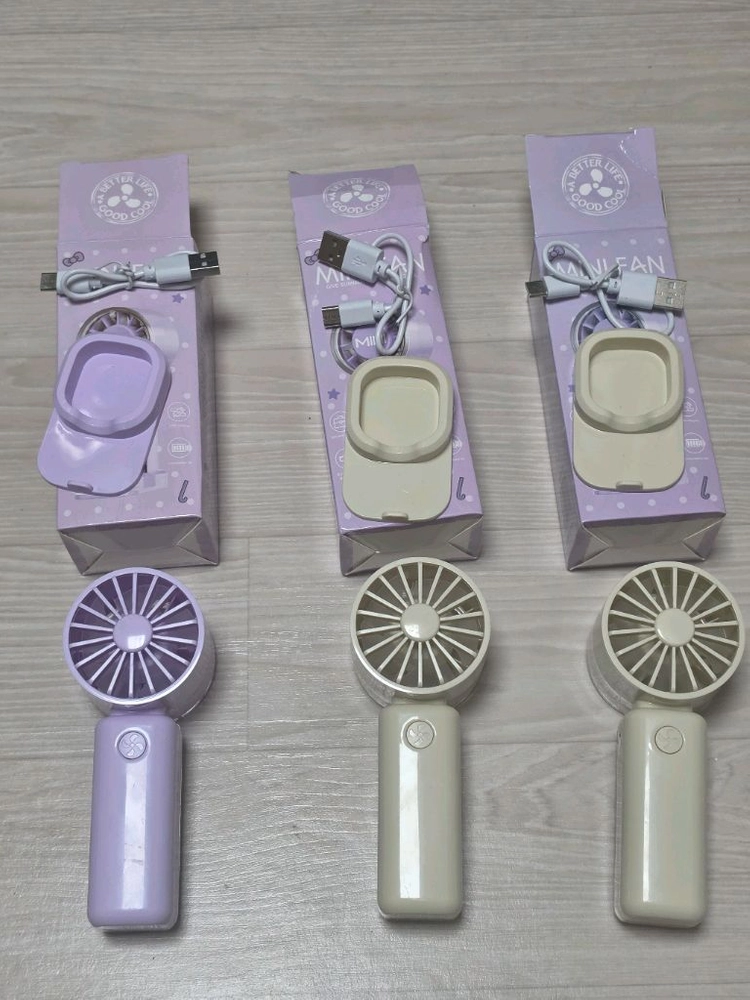 {새상품 헬로키티 미니 휴대용선풍기 미니선풍기 키티선풍기 이미지