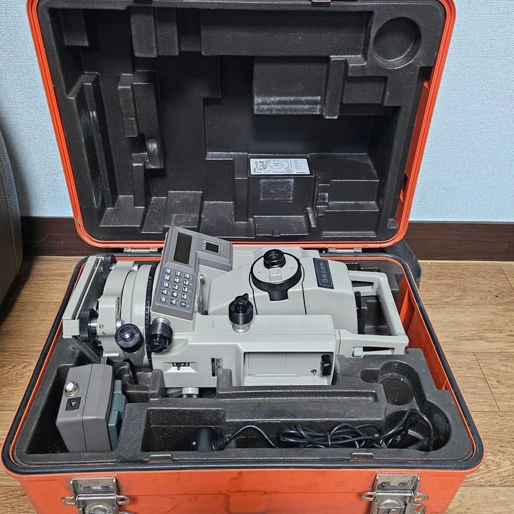 토목측량기 SOKKIA 광파기 SET2C + 자동레벨기 +삼각대 일괄 판매 이미지