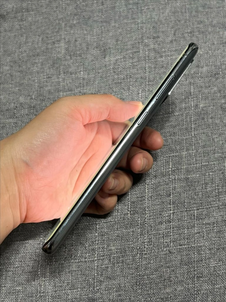 갤럭시 S20플러스 이미지
