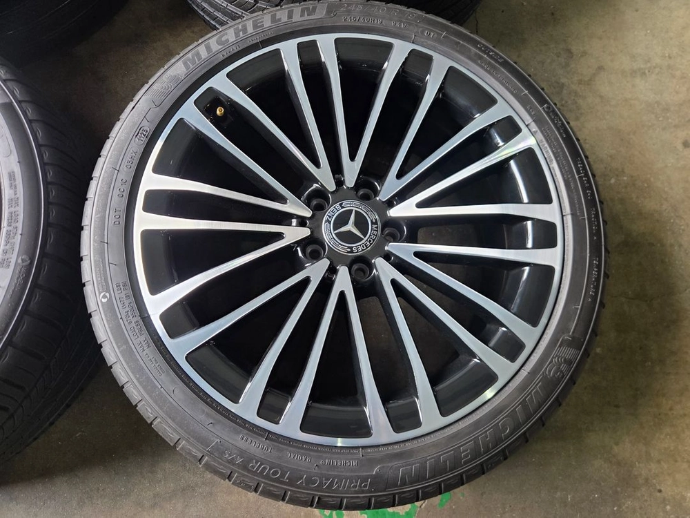 벤츠 W213 E클래스 19인치 정품 휠타이어 이미지