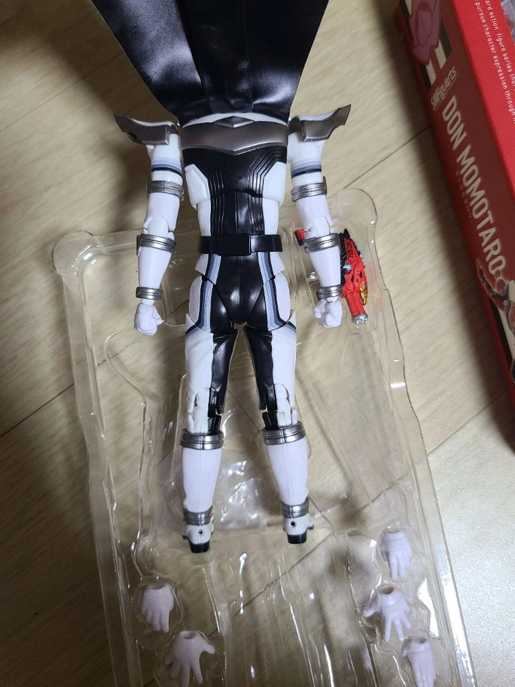 슈퍼전대 shf 돈모모타로, 젠카이저 블랙 일괄 판매합니다 이미지
